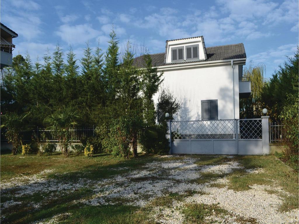 Holiday Home Pishat E Buta 28 Голем Екстериор снимка