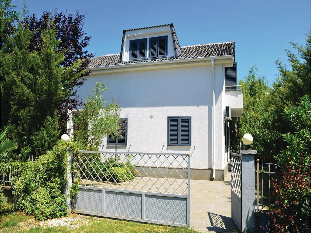 Holiday Home Pishat E Buta 28 Голем Екстериор снимка