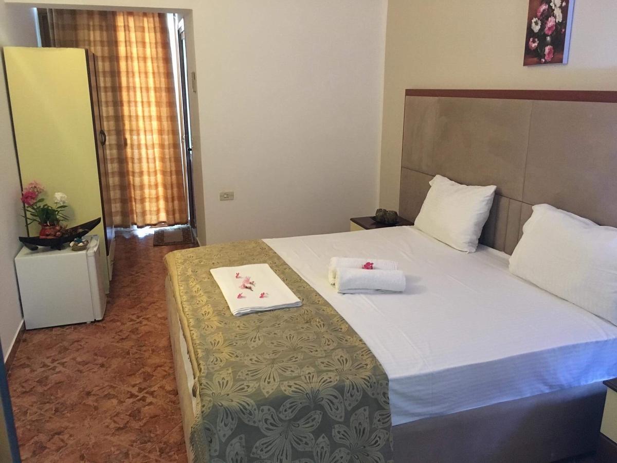 Holiday Home Pishat E Buta 28 Голем Екстериор снимка