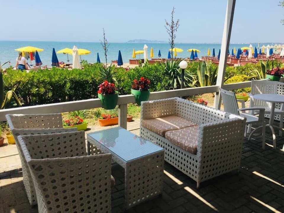 Holiday Home Pishat E Buta 28 Голем Екстериор снимка